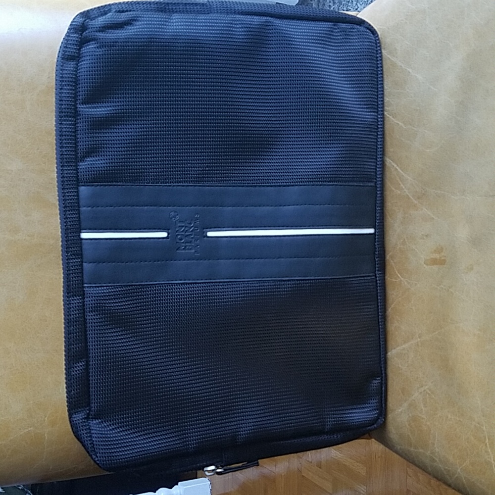 Mont Blanc Padded Travel Laptop Bag Sleeve NEW